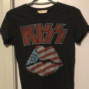 Hollister tshirt size xs. KISS brand printed